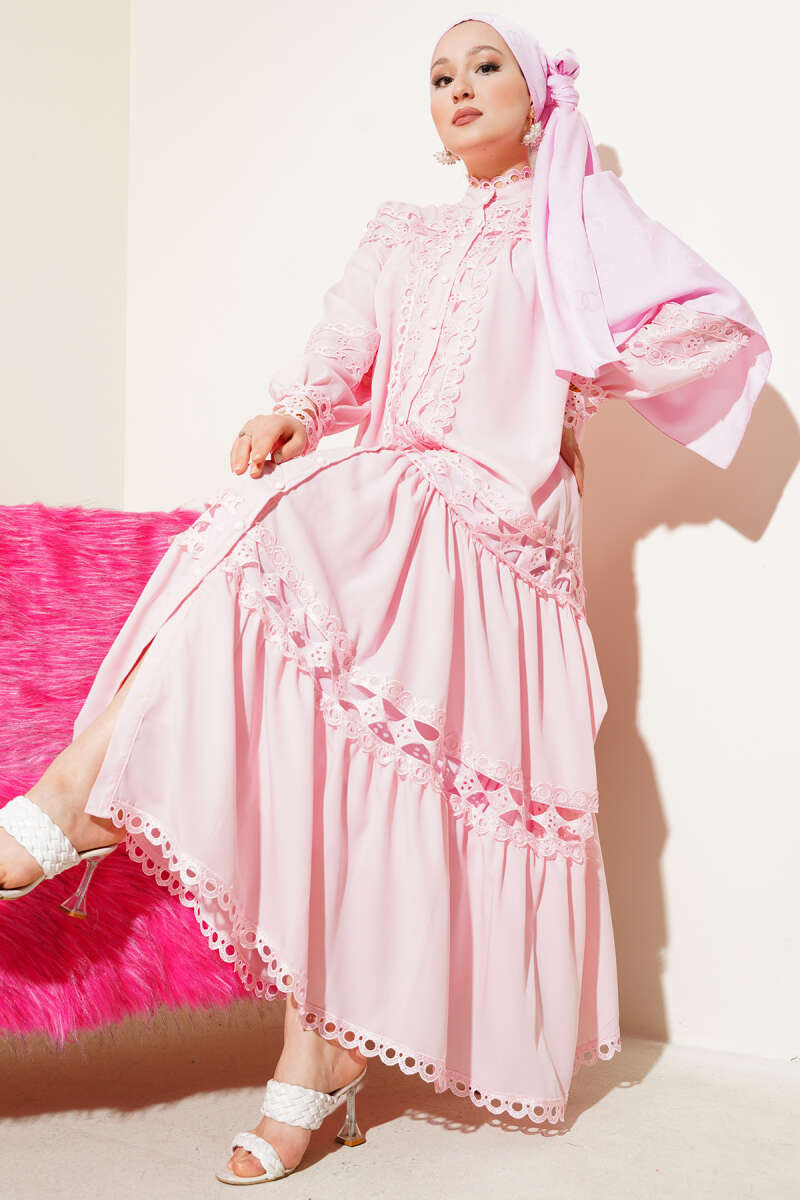 https://cdn.pazarium.com.tr/gupurlu-boydan-dugmeli-elbise-pembe-621534-14-B.jpg