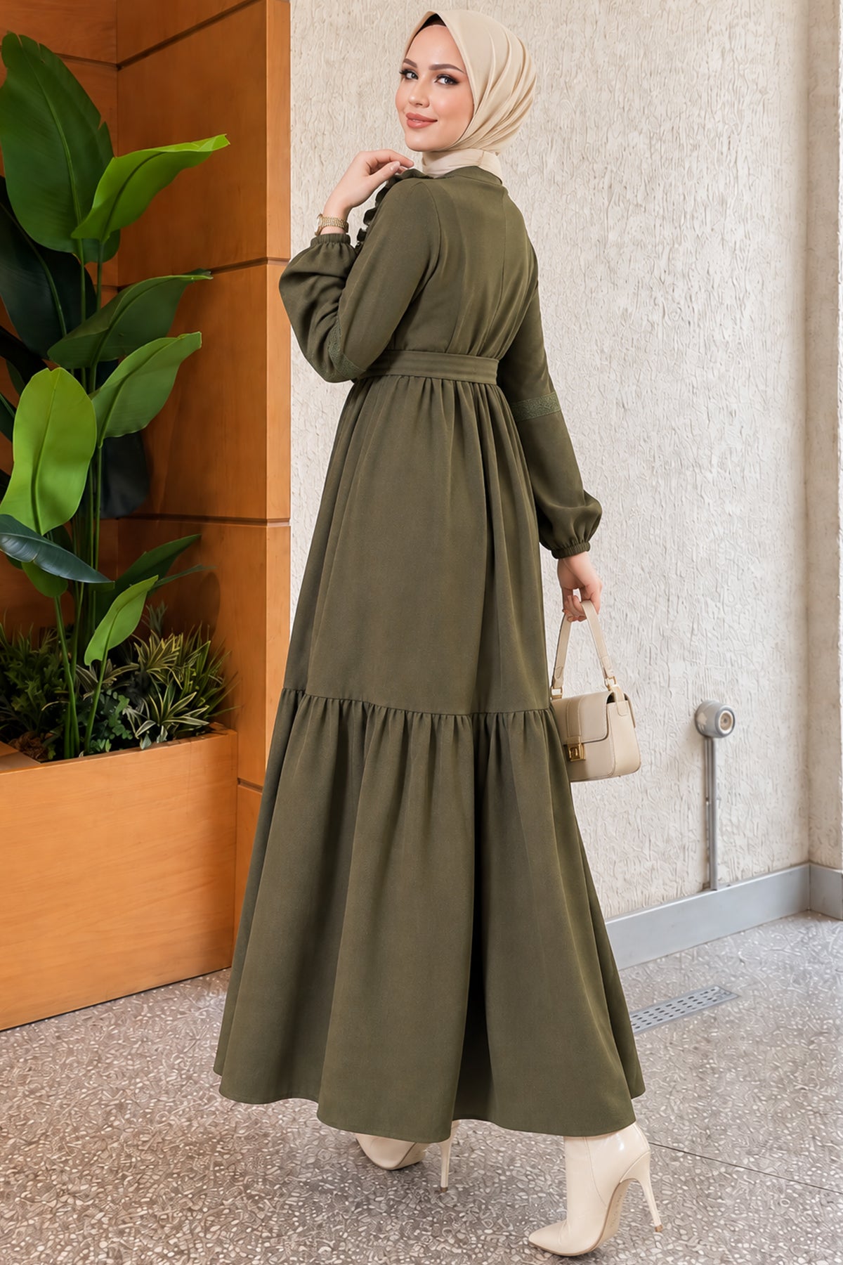 Brit - Robe boutonnée en guipure