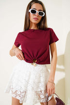 https://cdn.pazarium.com.tr/halka-aksesuarli-t-shirt-bordo-620741-14-B.jpg
