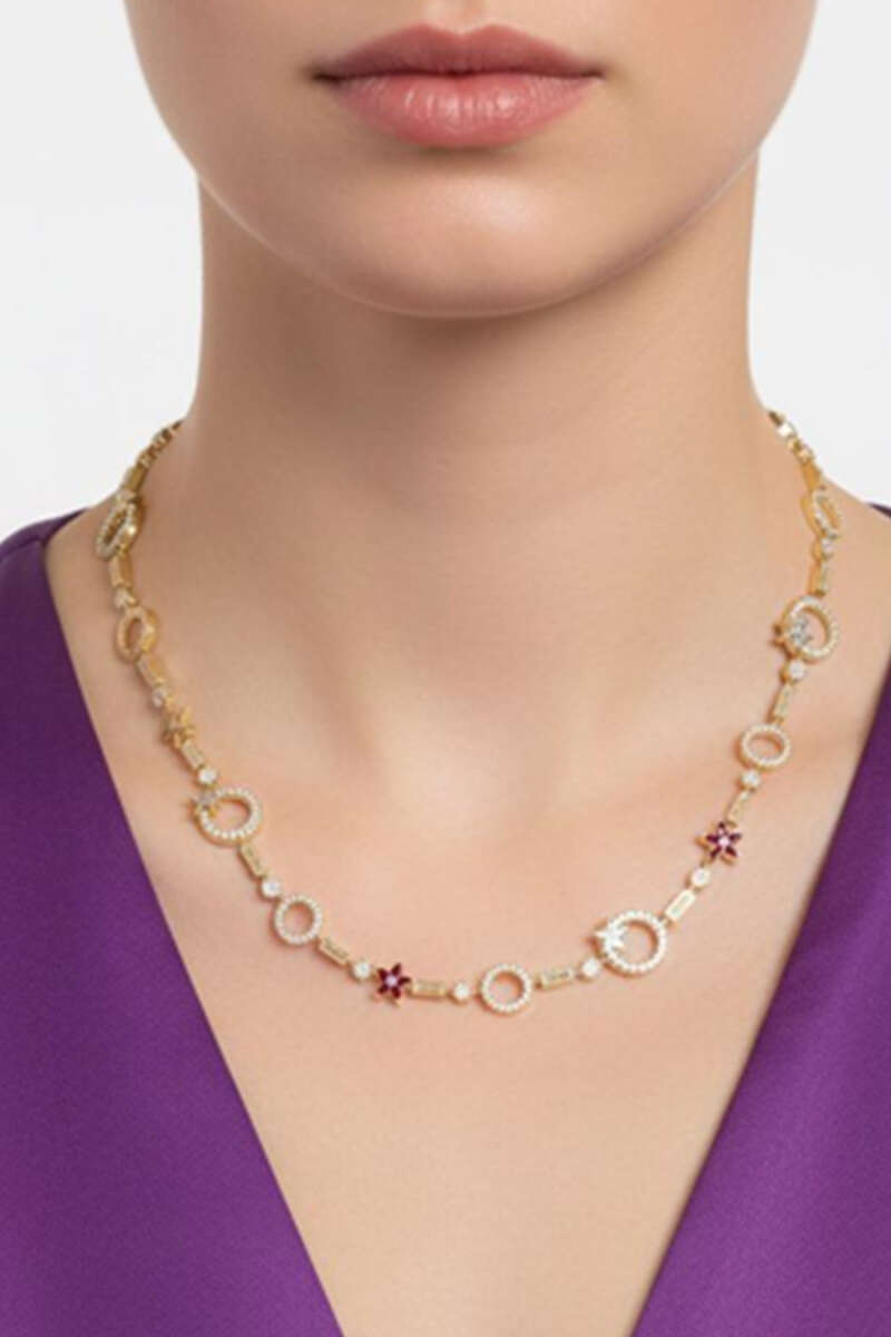 https://cdn.pazarium.com.tr/halka-tasli-cicekli-kolye-gold-689432-16-B.jpg
