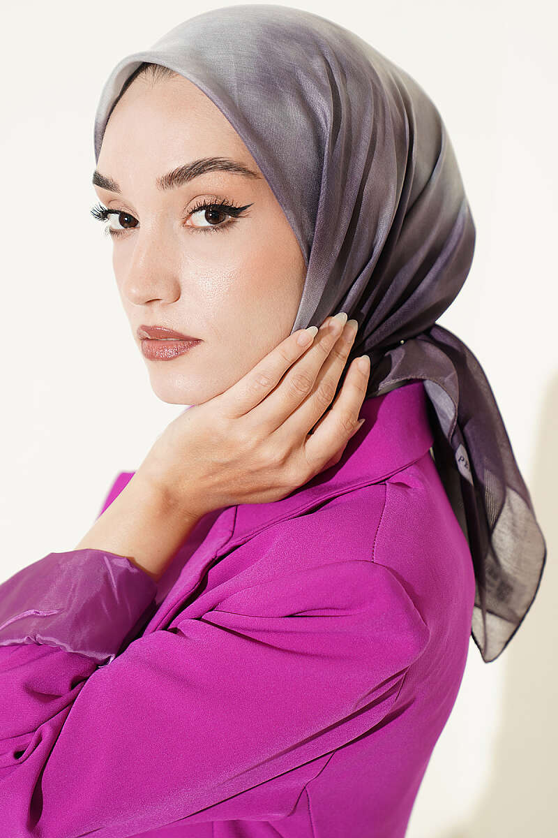 https://cdn.pazarium.com.tr/hologram-desenli-esarp-asorti-11-814471-20-B.jpg