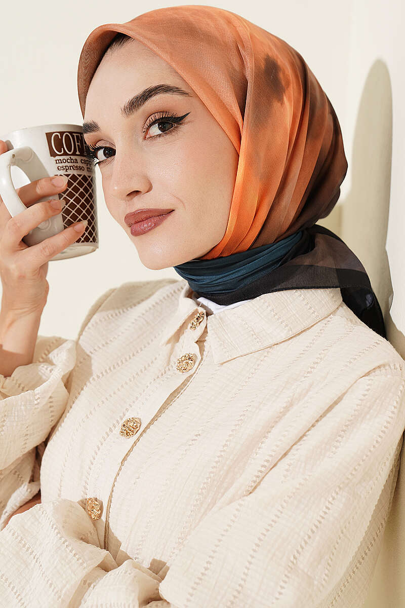 https://cdn.pazarium.com.tr/hologram-desenli-esarp-asorti-16-813332-20-B.jpg