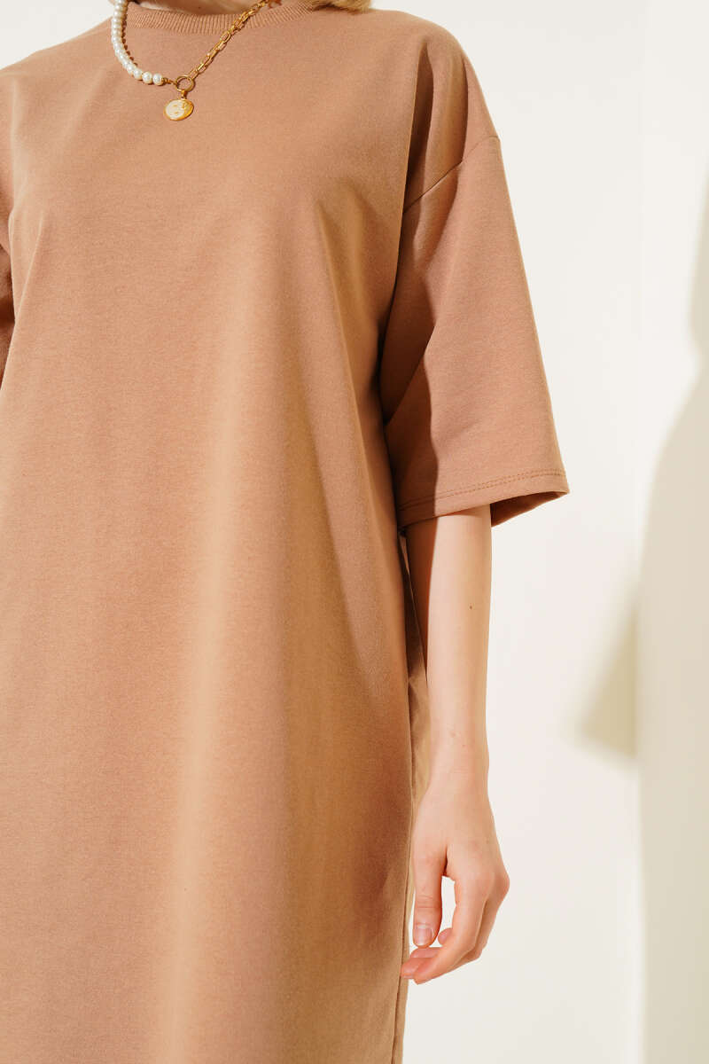 https://cdn.pazarium.com.tr/iki-iplik-basic-uzun-t-shirt-camel-601802-14-B.jpg