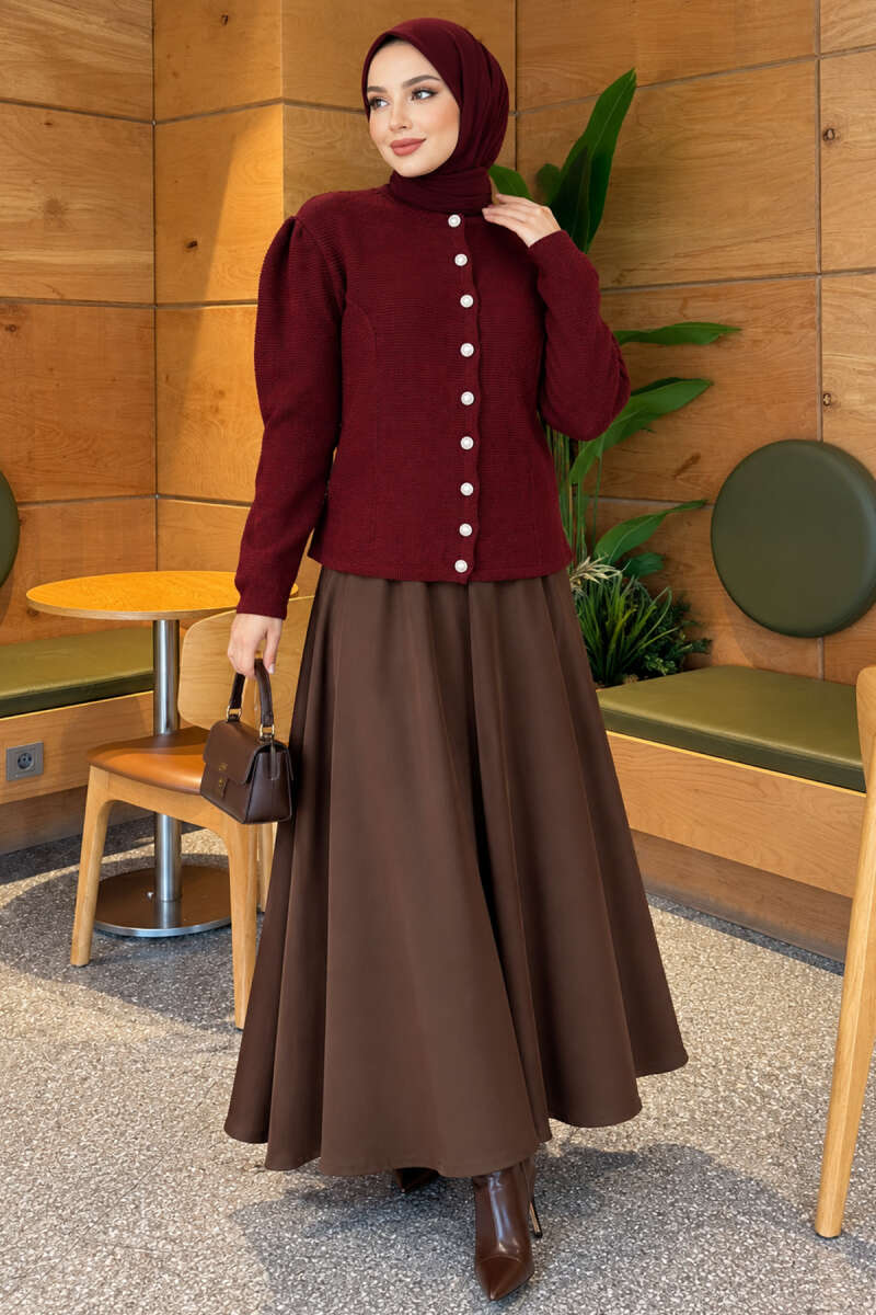 https://www.pazarium.com.tr/inci-dugme-detayli-triko-hirka-bordo-831977-20-B.jpg