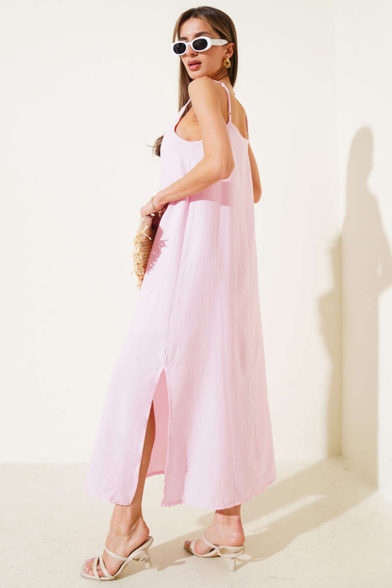 https://cdn.pazarium.com.tr/ip-askili-yan-yirtmacli-muslin-elbise-pembe-625125-15-B.jpg