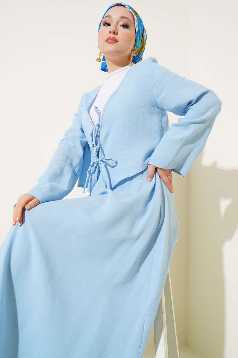 https://cdn.pazarium.com.tr/ip-bagcik-kimono-etekli-ikili-takim-mavi-659796-15-B.jpg