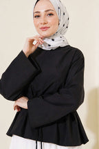https://cdn.pazarium.com.tr/ip-kusakli-asimetrik-kesim-bluz-siyah-808965-20-B.jpg
