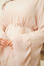 https://cdn.pazarium.com.tr/ip-kusakli-firfirli-sifon-elbise-bej-803759-19-B.jpg