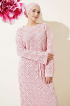 https://cdn.pazarium.com.tr/ip-kusakli-kare-ajurlu-triko-elbise-pembe-762821-18-B.jpg