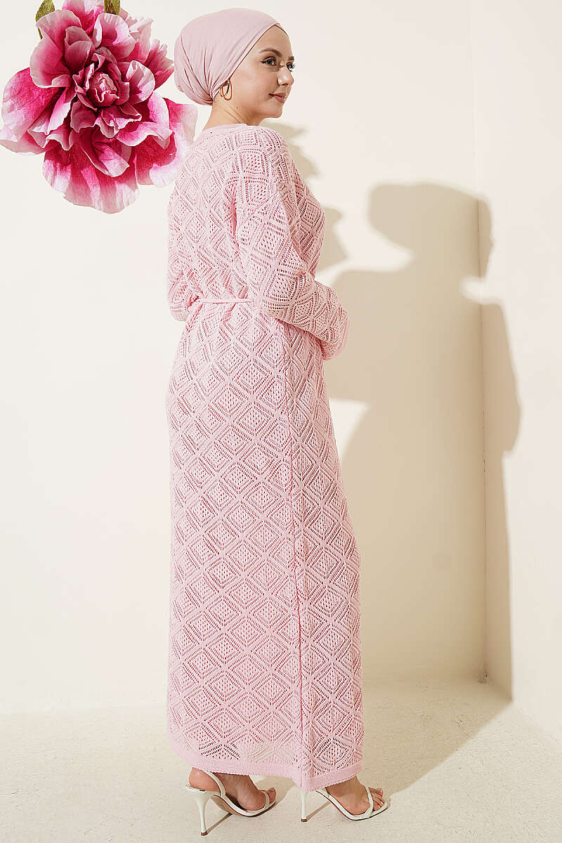 https://cdn.pazarium.com.tr/ip-kusakli-kare-ajurlu-triko-elbise-pembe-762824-18-B.jpg