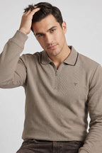 https://cdn.pazarium.com.tr/jakarli-polo-yaka-fermuarli-erkek-sweatshirt-vizon-756548-18-B.jpg