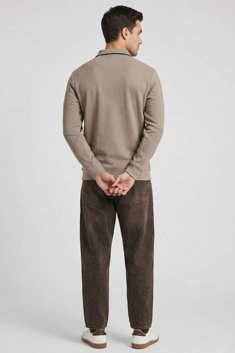https://cdn.pazarium.com.tr/jakarli-polo-yaka-fermuarli-erkek-sweatshirt-vizon-756550-18-B.jpg