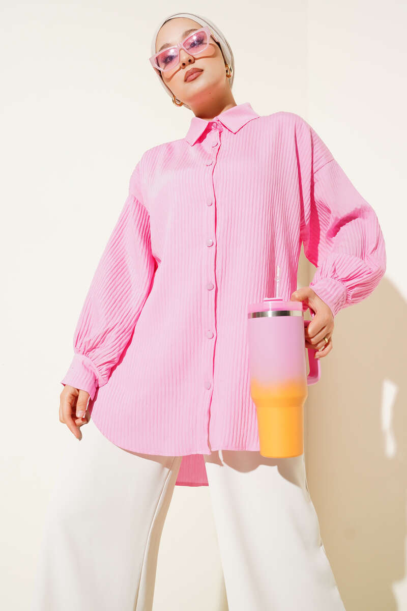 https://cdn.pazarium.com.tr/kabartma-cizgili-basic-gomlek-pembe-673658-15-B.jpg