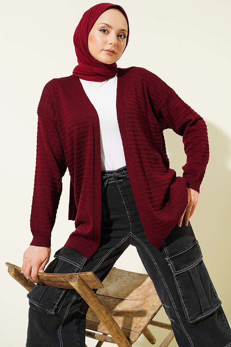 https://cdn.pazarium.com.tr/kabartma-desenli-basic-triko-hirka-bordo-796582-19-B.jpg