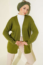 https://cdn.pazarium.com.tr/kabartma-desenli-basic-triko-hirka-yesil-796571-19-B.jpg