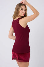https://cdn.pazarium.com.tr/kadife-sortlu-pijama-takimi-bordo-582521-13-B.jpg