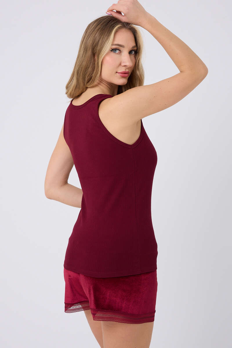 https://cdn.pazarium.com.tr/kadife-sortlu-pijama-takimi-bordo-582521-13-B.jpg