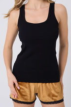 https://cdn.pazarium.com.tr/kadife-sortlu-pijama-takimi-siyah-hardal-582508-13-B.jpg