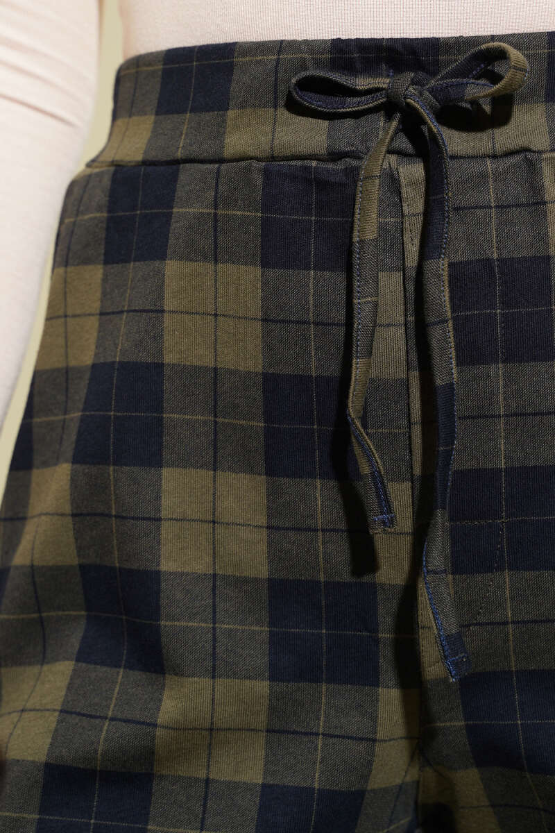 https://cdn.pazarium.com.tr/kadin-versa-pijama-alt-haki-595448-14-B.jpg