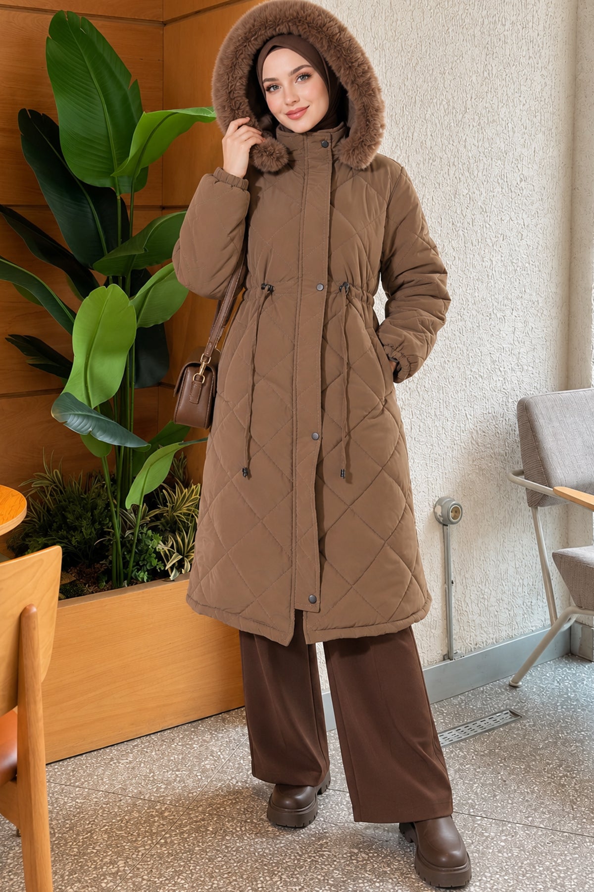 Quilted Waist Belt Fur Detailed Coat Beige
