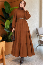 Vestido Beige con Abertura Frontal y Mangas Abullonadas