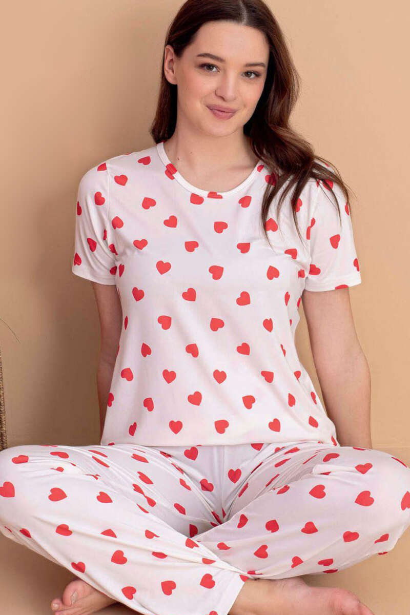 https://cdn.pazarium.com.tr/kalp-desen-kisa-kol-pijama-takimi-ekru-601088-14-B.jpg