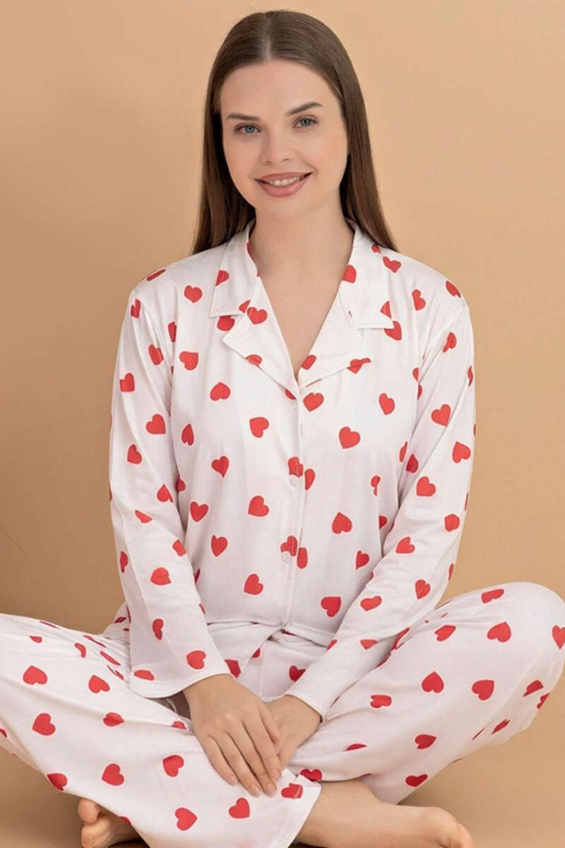 https://cdn.pazarium.com.tr/kalp-desenli-gomlek-yaka-pijama-takimi-beyaz-727285-17-B.jpg