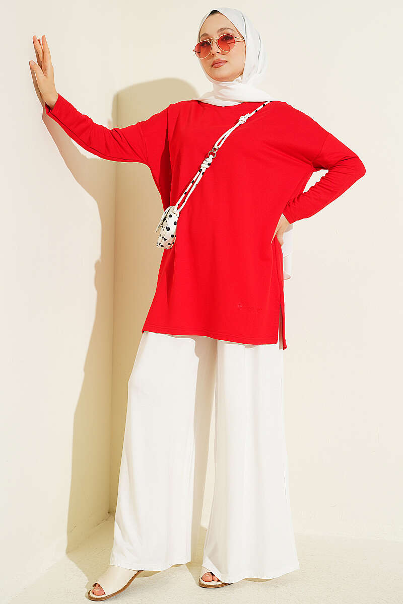 https://cdn.pazarium.com.tr/kalp-detayli-basic-tunik-kirmizi-801932-19-B.jpg