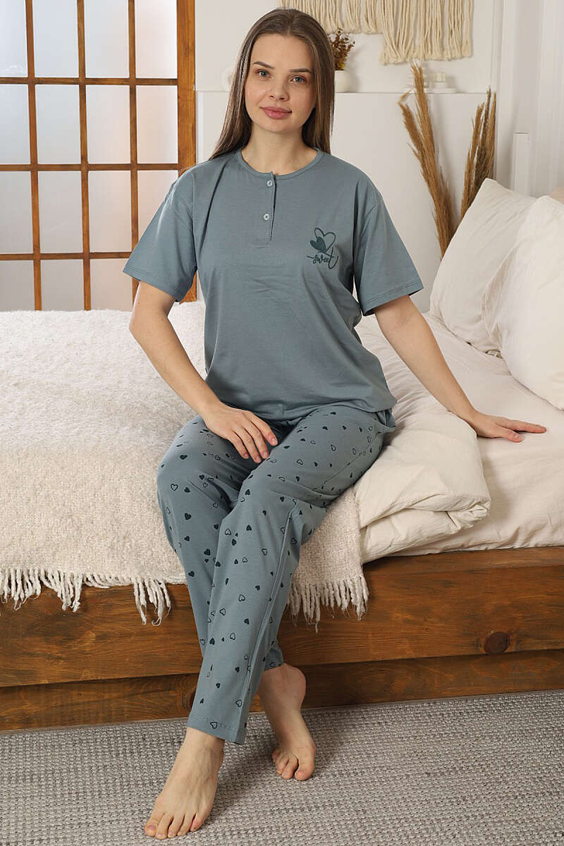 https://cdn.pazarium.com.tr/kalp-nakis-detayli-kisa-kol-pijama-takimi-mint-764117-18-B.jpg