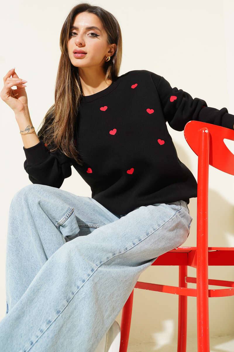 Kalp Nakış Detaylı Sweatshirt