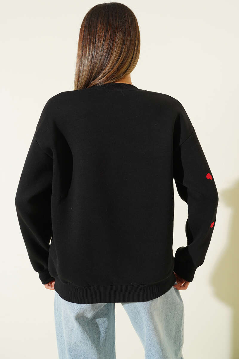 Kalp Nakış Detaylı Sweatshirt