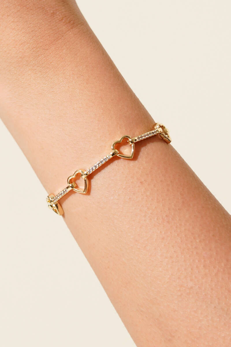 https://cdn.pazarium.com.tr/kalp-tas-detayli-bileklik-gold-713001-17-B.jpg