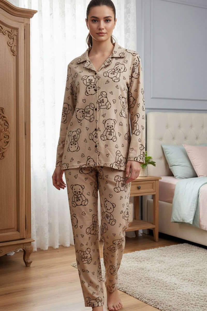 Kalpli Ayıcık Desenli Süet Kruvaze Yaka Pijama Takımı