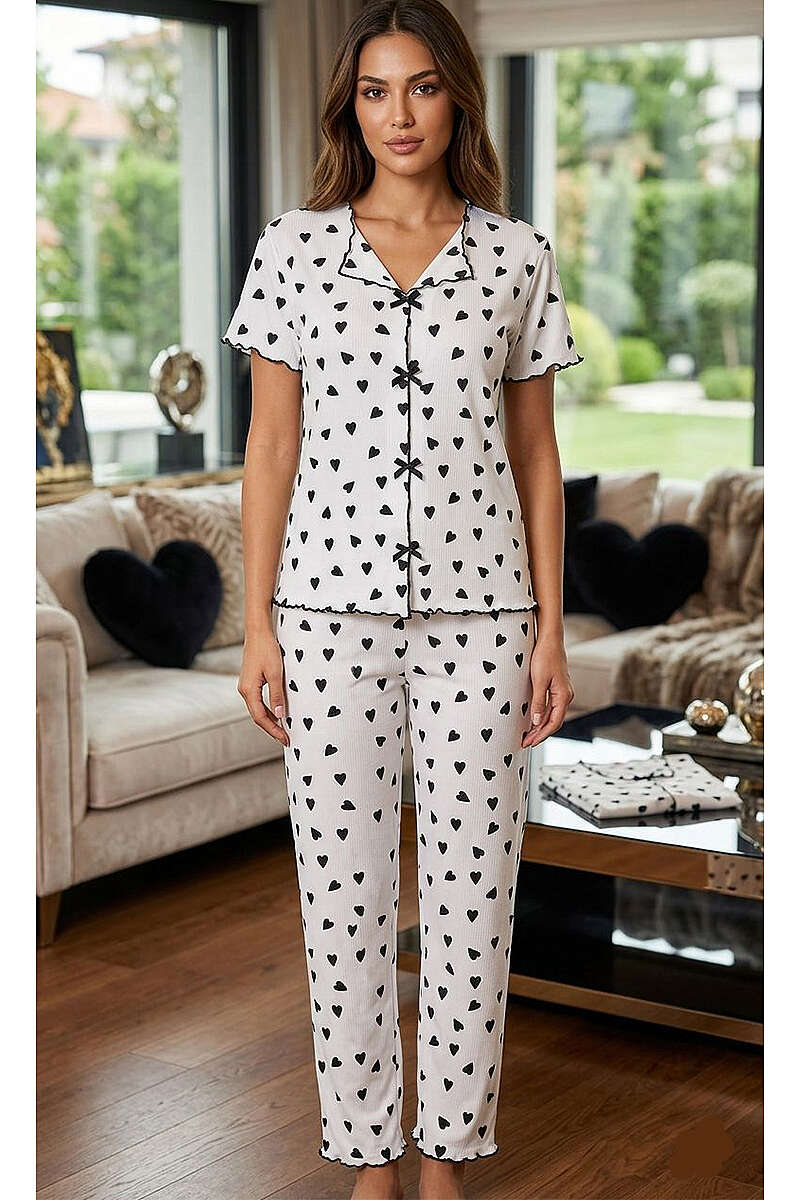 https://cdn.pazarium.com.tr/kalpli-kurdele-detayli-kisa-kollu-pijama-takimi-beyaz-799900-19-B.jpg