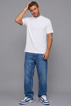 https://cdn.pazarium.com.tr/kapali-yaka-basic-erkek-t-shirt-beyaz-771100-18-B.jpg