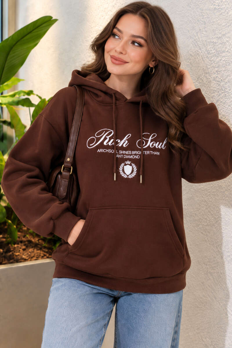 https://cdn.pazarium.com.tr/kapusonlu-baski-detayli-sweatshirt-kahve-828535-20-B.jpg