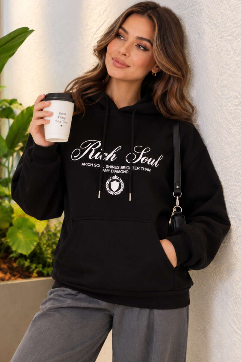 https://cdn.pazarium.com.tr/kapusonlu-baski-detayli-sweatshirt-siyah-828543-20-B.jpg