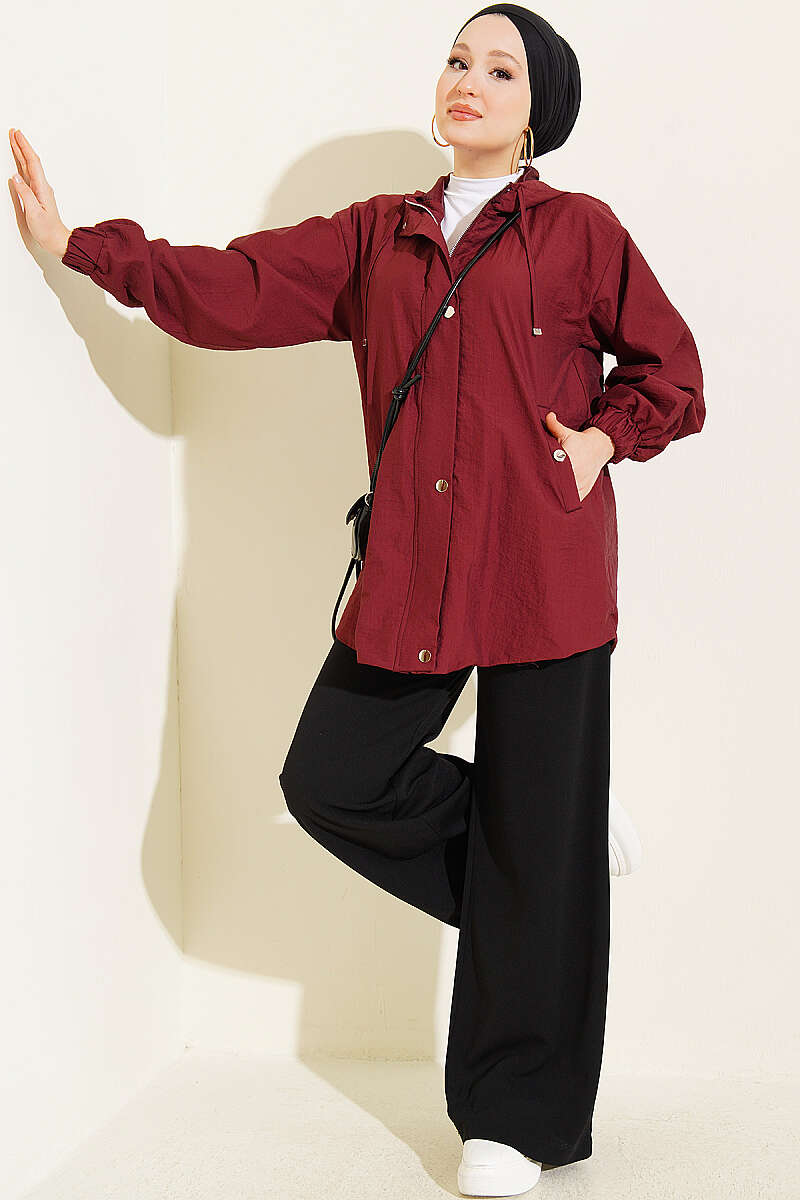 https://cdn.pazarium.com.tr/kapusonlu-bilek-lastikli-ceket-bordo-810473-20-B.jpg