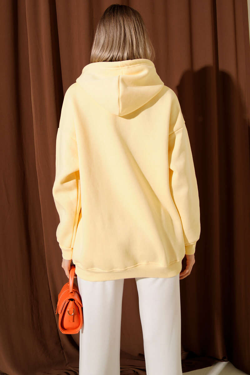 https://cdn.pazarium.com.tr/kapusonlu-kanguru-cepli-sweatshirt-lime-694988-16-B.jpg