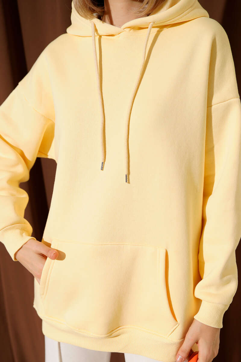 https://cdn.pazarium.com.tr/kapusonlu-kanguru-cepli-sweatshirt-lime-694989-16-B.jpg