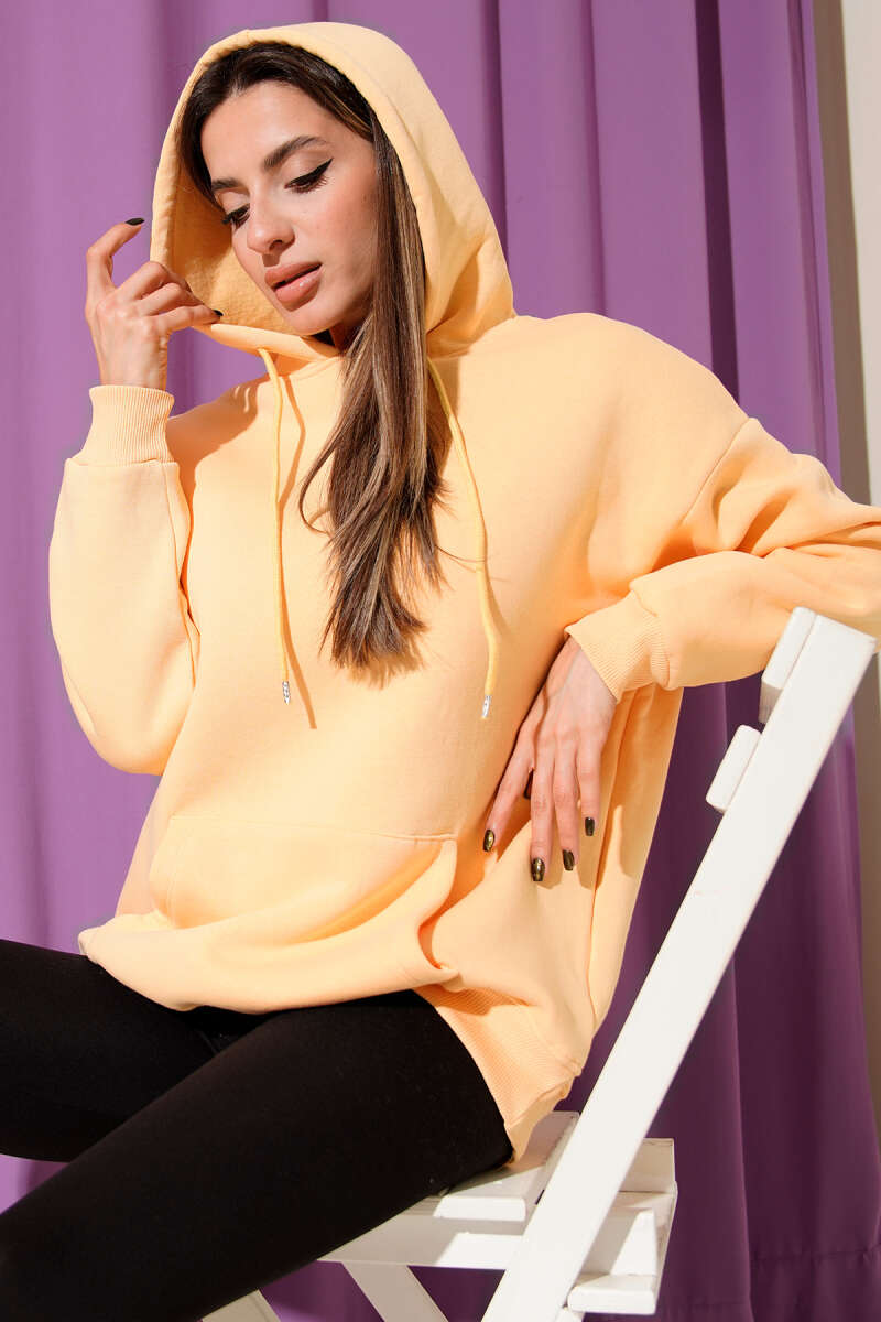https://cdn.pazarium.com.tr/kapusonlu-kanguru-cepli-sweatshirt-sari-687188-16-B.jpg