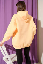 https://cdn.pazarium.com.tr/kapusonlu-kanguru-cepli-sweatshirt-sari-687189-16-B.jpg