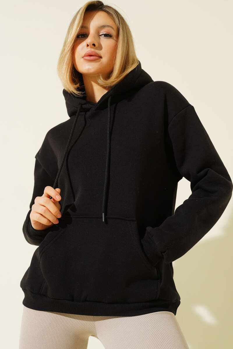 https://cdn.pazarium.com.tr/kapusonlu-kanguru-cepli-sweatshirt-siyah-714052-16-B.jpg