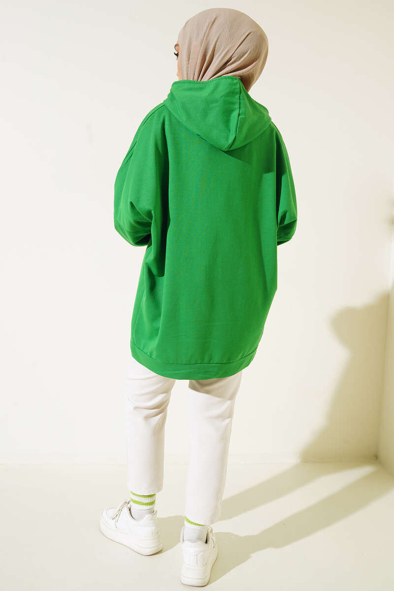 https://cdn.pazarium.com.tr/kapusonlu-oversize-sweat-yesil-471401-11-B.jpg