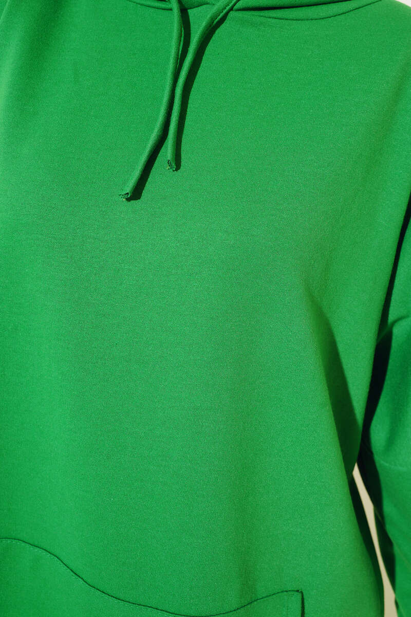 https://cdn.pazarium.com.tr/kapusonlu-oversize-sweat-yesil-471402-11-B.jpg