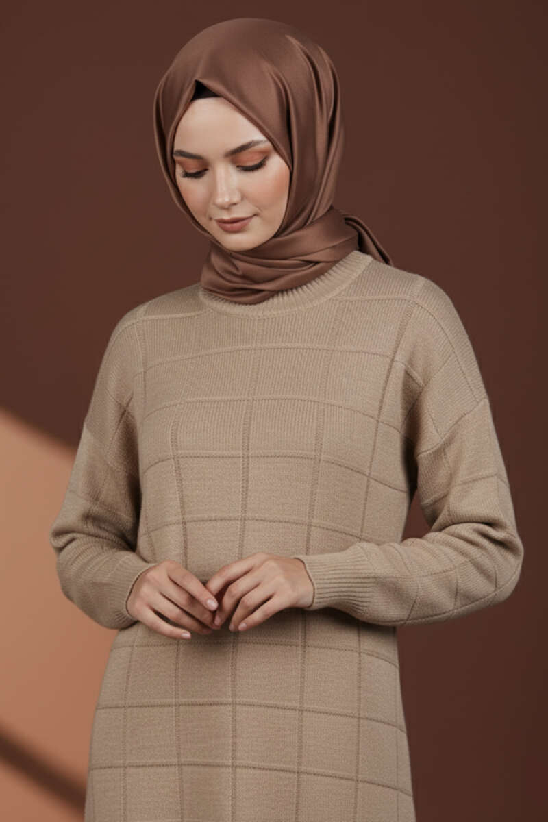 https://cdn.pazarium.com.tr/kare-kabartmali-yumos-triko-tunik-latte-683772-16-B.jpg