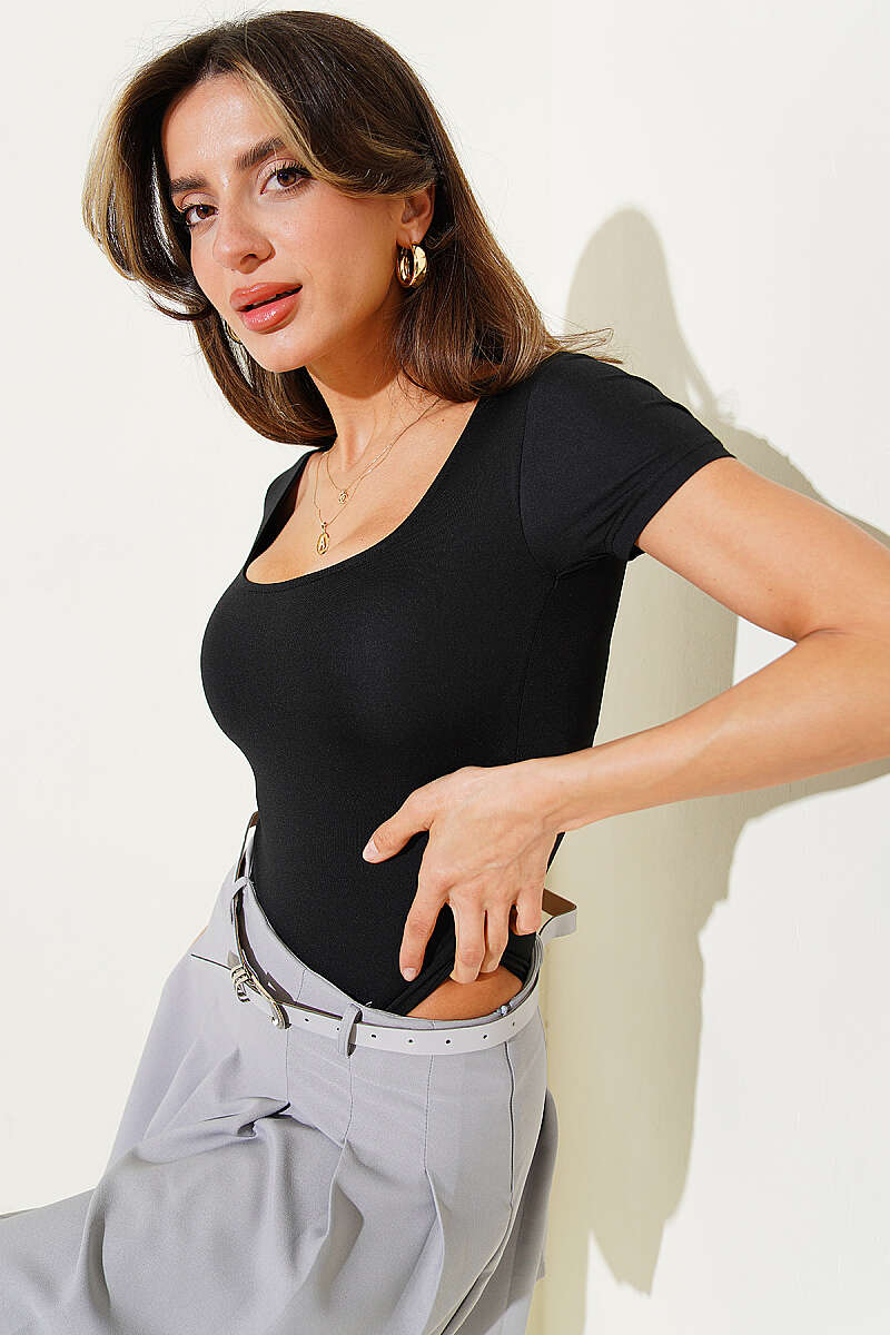 Kare Yaka Çıtçıtlı Zıbın Body Siyah