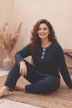https://cdn.pazarium.com.tr/karisik-desenli-buyuk-beden-pijama-takimi-asorti-8-828884-20-B.jpg