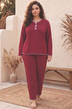 https://cdn.pazarium.com.tr/karisik-desenli-buyuk-beden-pijama-takimi-asorti-9-828885-20-B.jpg