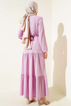 Kleid mit mehrlagiger Bouclé-Schärpe
